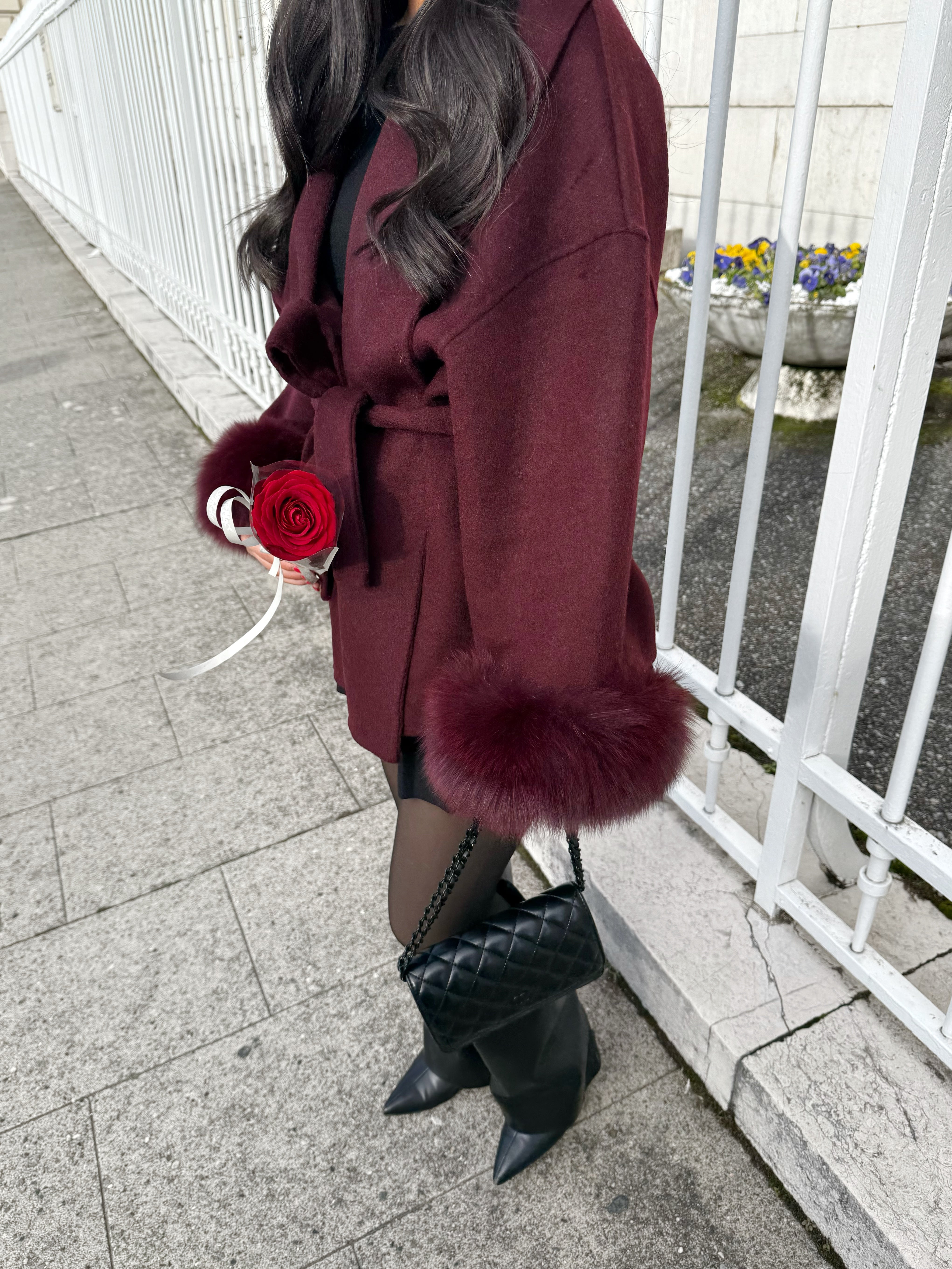 MANTEAU EN LAINE BORDEAUX A FOURRURE